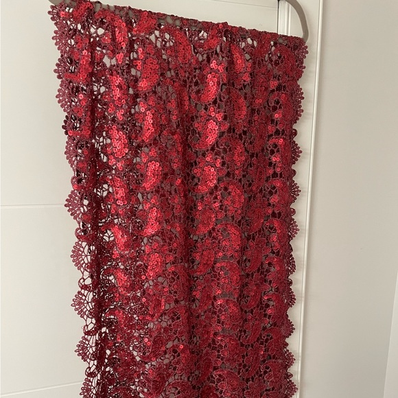 Beautiful Sequined red shawl. - Picture 2 of 3